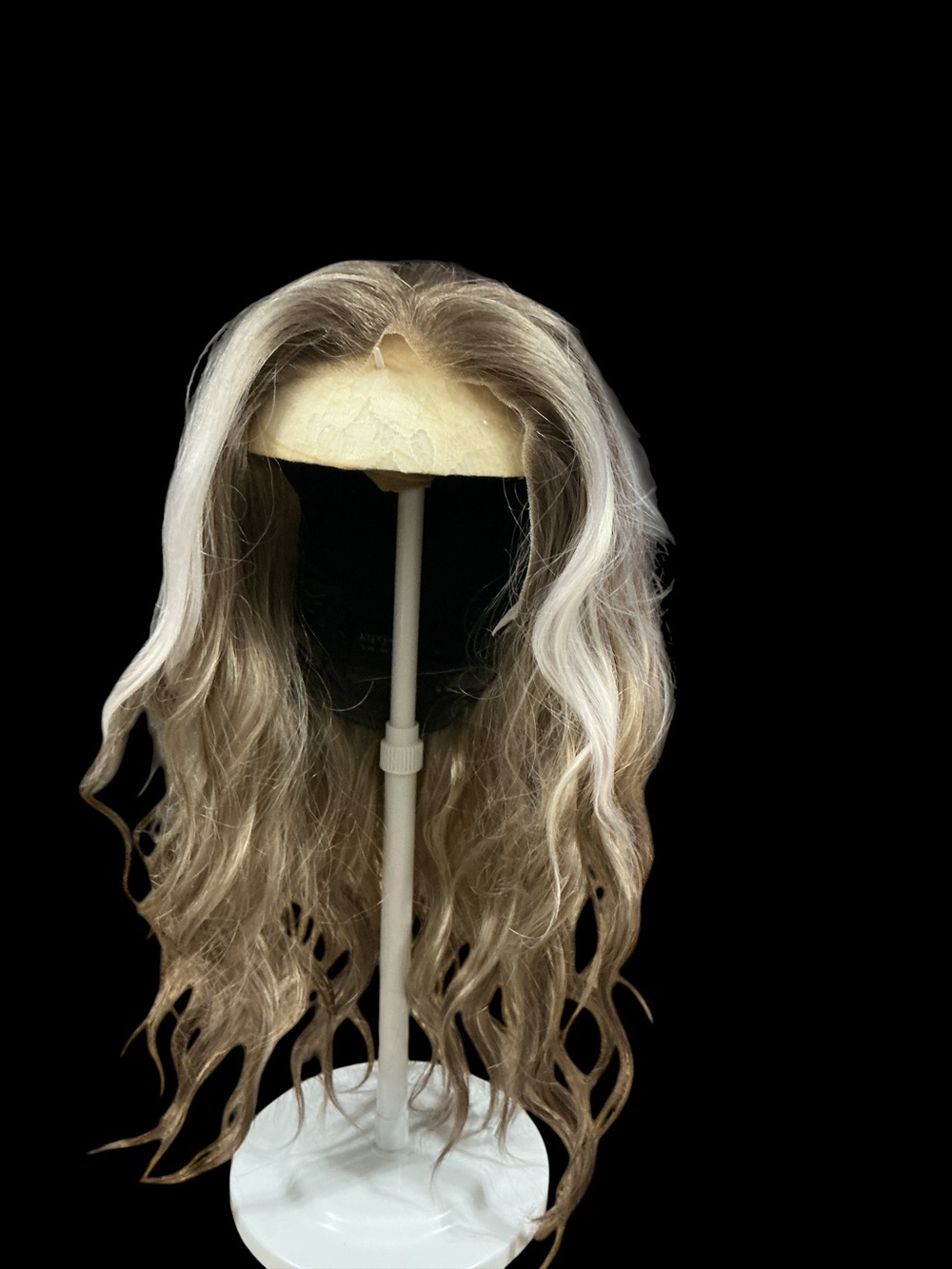 Nels Wigs.  Blonde Long Wavy Lace Front Wig - Natural Light Blonde